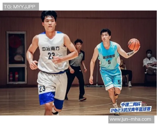 武汉篮球队与重庆篮球队的速度对决赛后分析与总结
