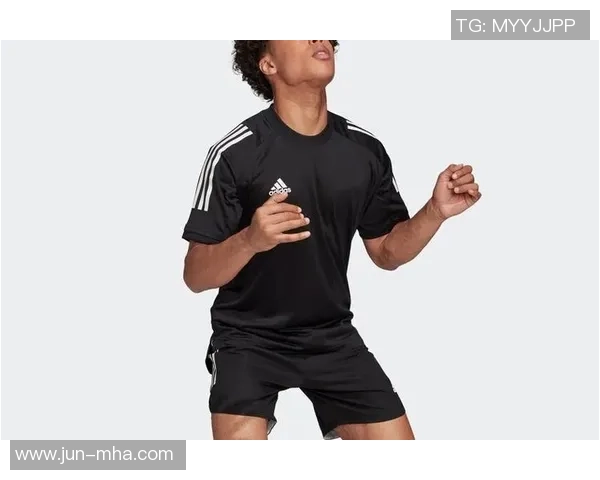 阿迪达斯足球明星T恤助你展现运动风采与时尚魅力 阿迪达斯足球明星T恤助你展现运动风采与时尚魅力