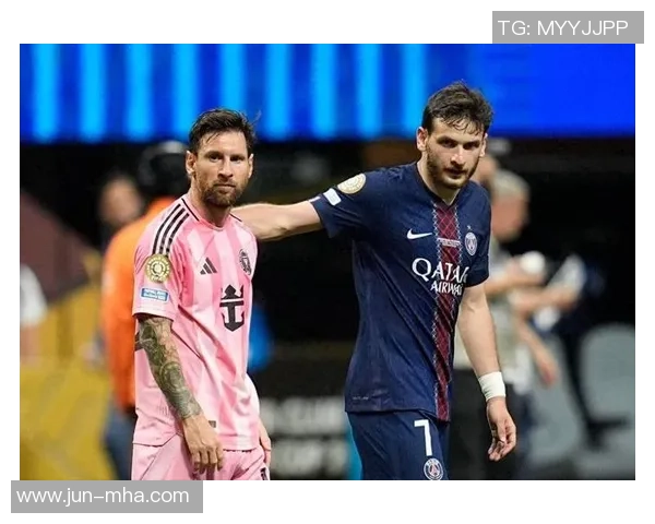 足球明星在关键时刻错失空门机会引发球迷热议与反思