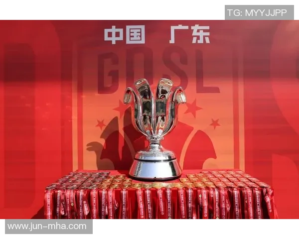 深圳足球队强势领跑锦标赛积分榜以91分稳居第一 深圳足球队强势领跑锦标赛积分榜以91分稳居第一